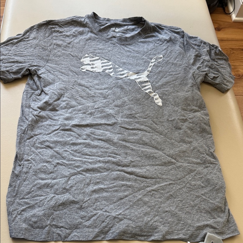 Puma Men gray t-shirt size S